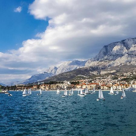 Lovely Apartment In Makarska With Kitchen エクステリア 写真